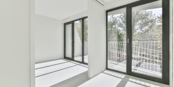 Fabricantes / Instaladores de Puertas y Ventanas de Aluminio / PVC Organyà · Puertas Correderas PVC