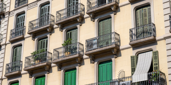 Puertas y Ventanas de Aluminio / PVC a medida Organyà · Aislamientos Acústicos
