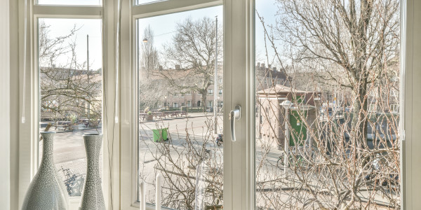 Puertas y Ventanas de Aluminio / PVC a medida Organyà · Bisagra Oculta