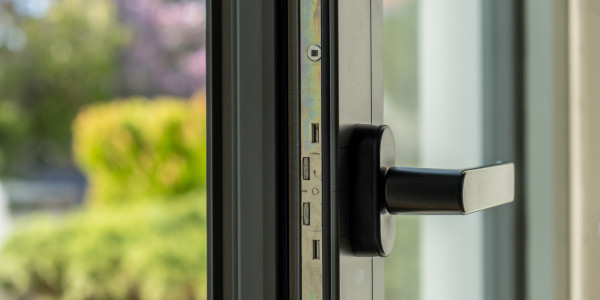 Puertas y Ventanas de Aluminio / PVC a medida Organyà · Aislamiento Térmico y Acústico